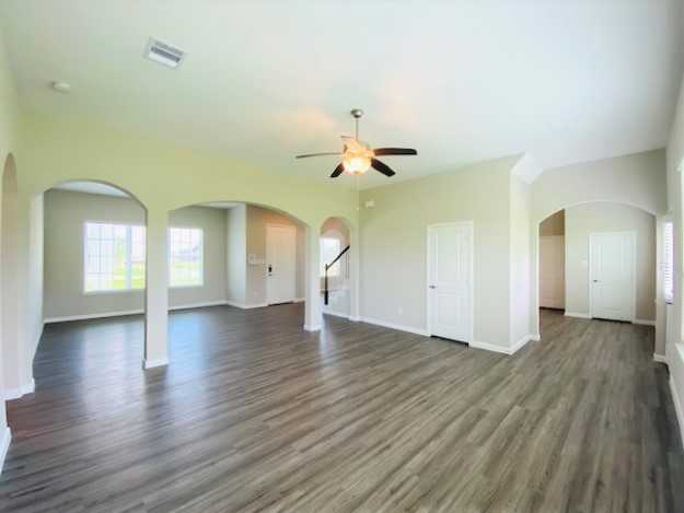 18315 Woods End - Photo 2 of 25