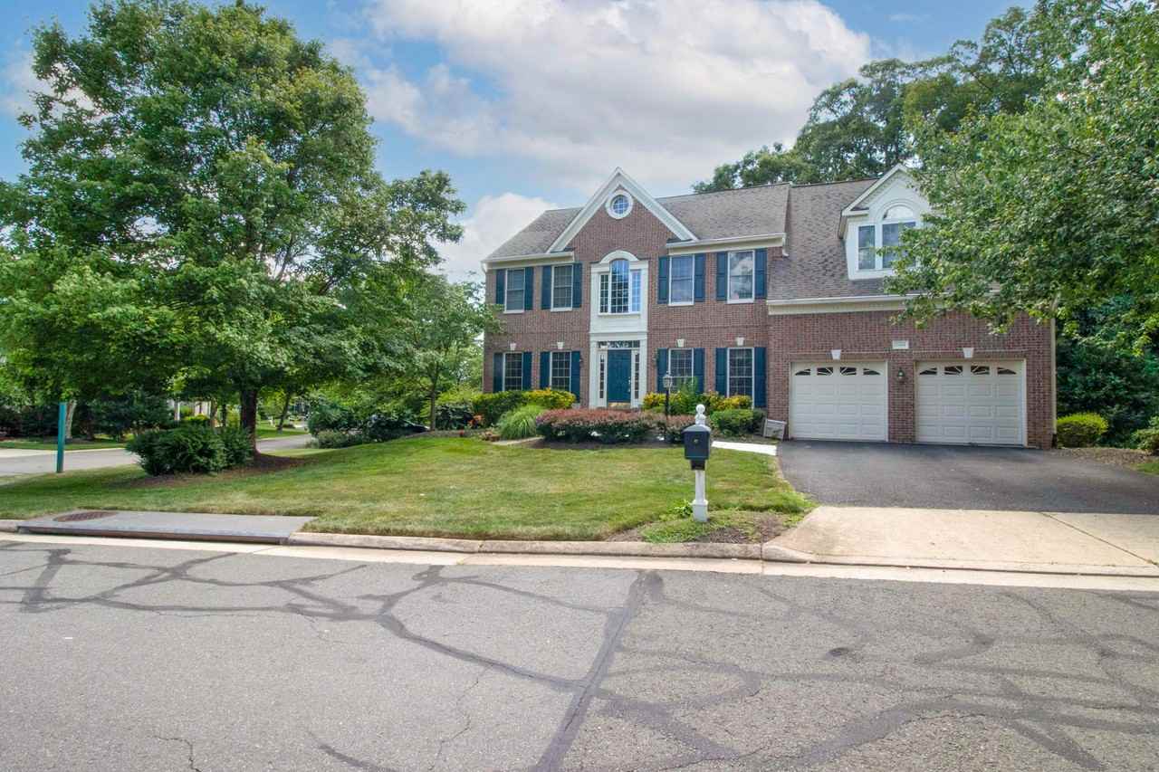 15169 Windy Hollow Cir - Photo 2 of 50