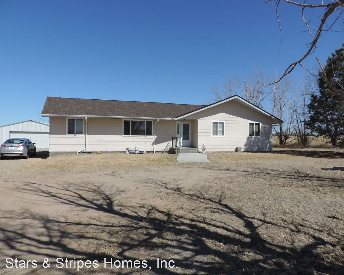 55433 E 48th Ave - Photo 2 of 41