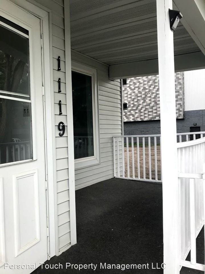 1119 3rd Ave N - Photo 3 of 19