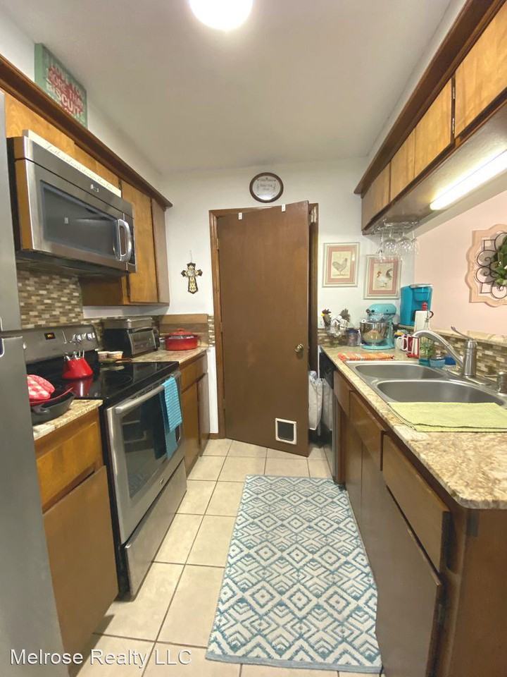 14148 Crossing Way E - Photo 2 of 8