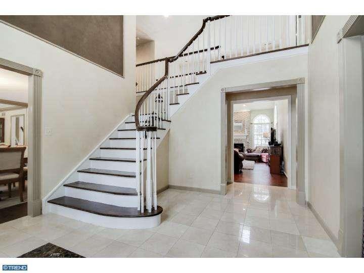 35 Macclesfield Dr - Photo 2 of 25