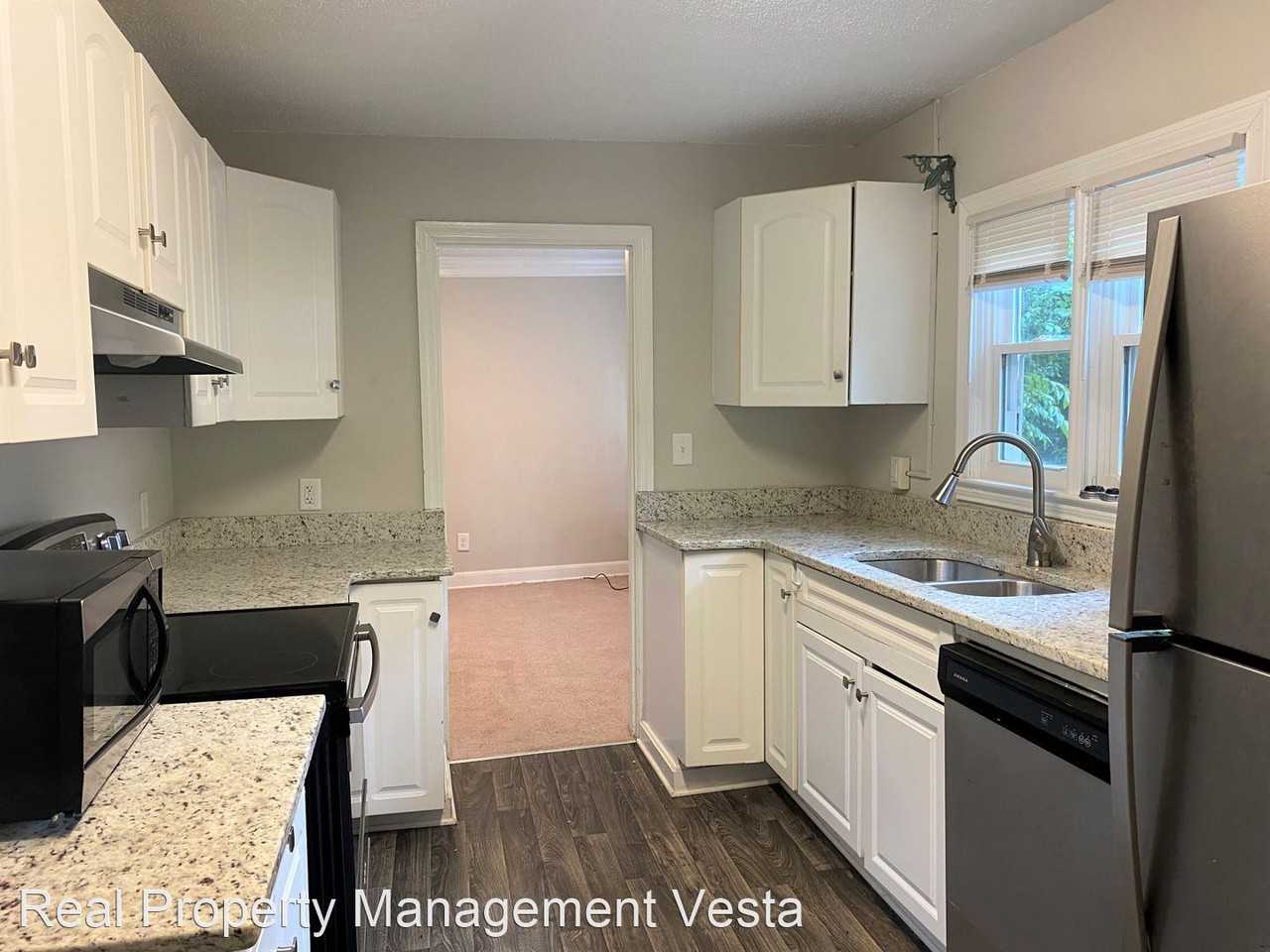 444 Corbin Ave - Photo 3 of 16
