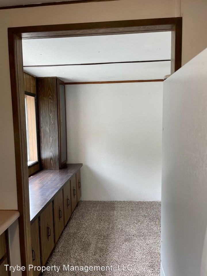 Empire Junction 275 Junction Loop Rd - Photo 2 of 4