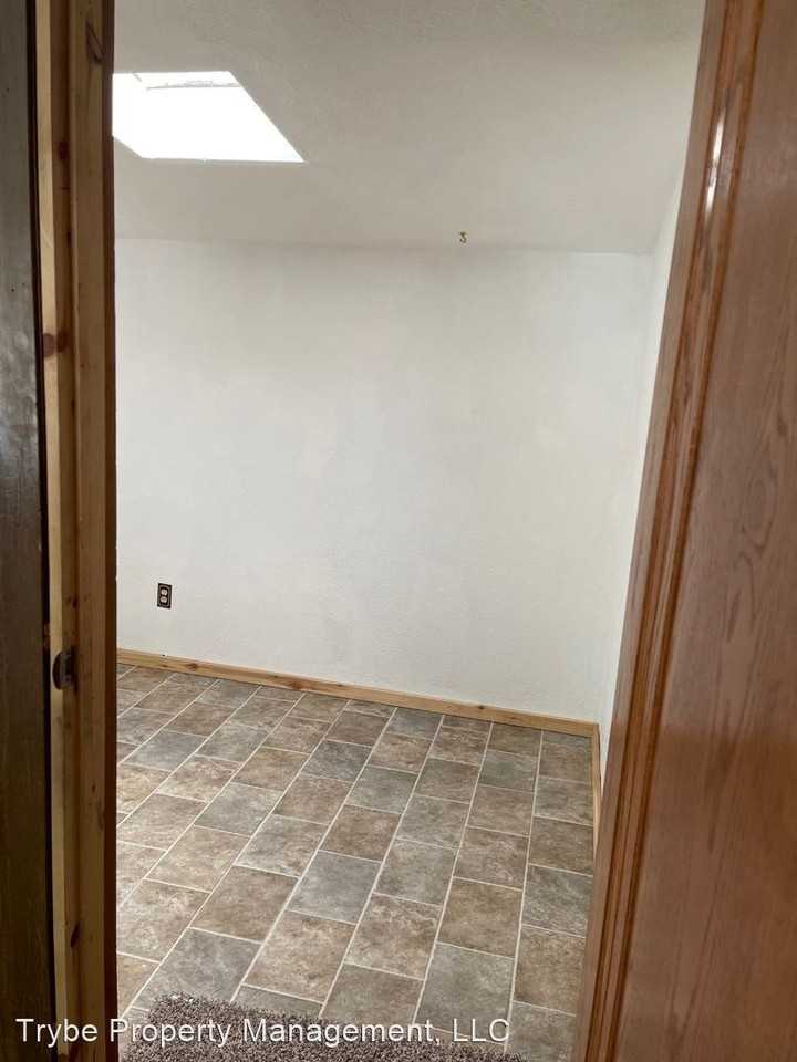 Empire Junction 275 Junction Loop Rd - Photo 3 of 4