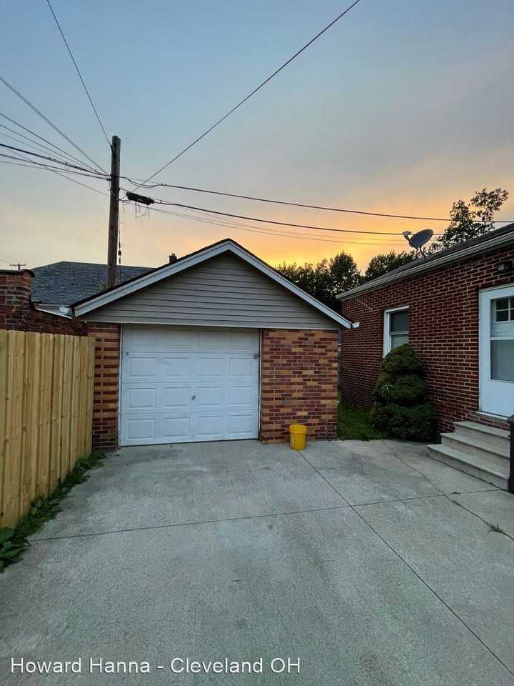 4754 State Rd. - Photo 3 of 17