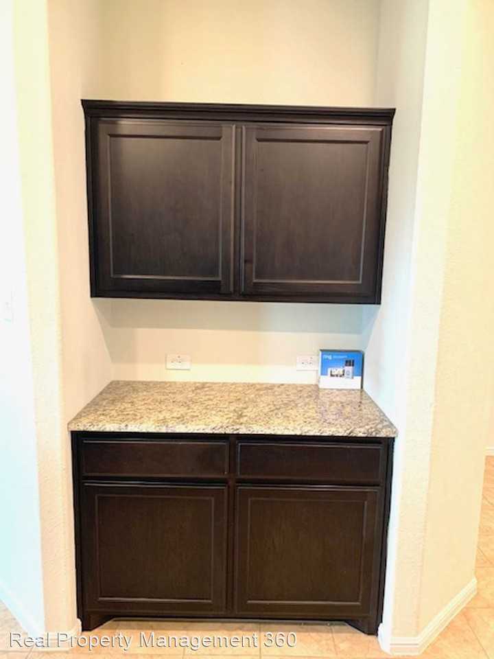 10037 Huntersville Trl - Photo 2 of 11