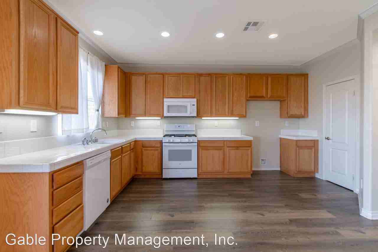 37400 Queen Anne Pl - Photo 3 of 20