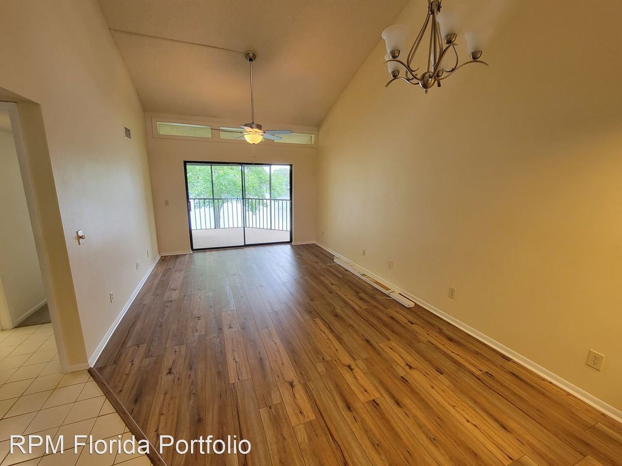 220 Woodlake Wynde - Photo 2 of 14