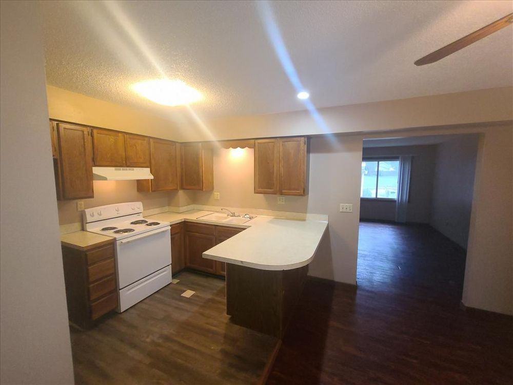 1229 1229 McCormick Des Moines, Ia 50316 - Photo 2 of 9