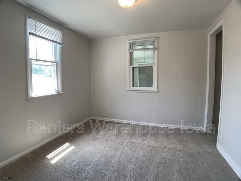 4754 Ne 27th Ct - Photo 4 of 13