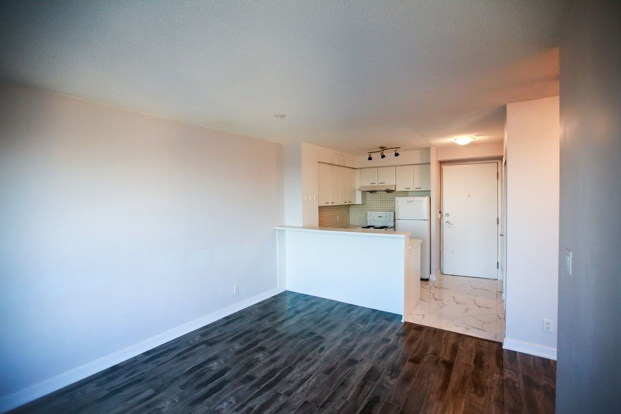 36 Lee Centre Drive - Photo 2 of 15