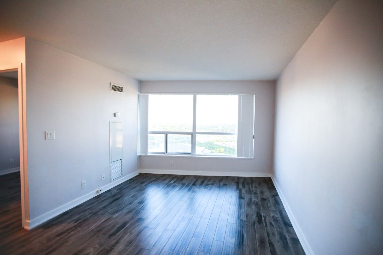 36 Lee Centre Drive - Photo 3 of 15