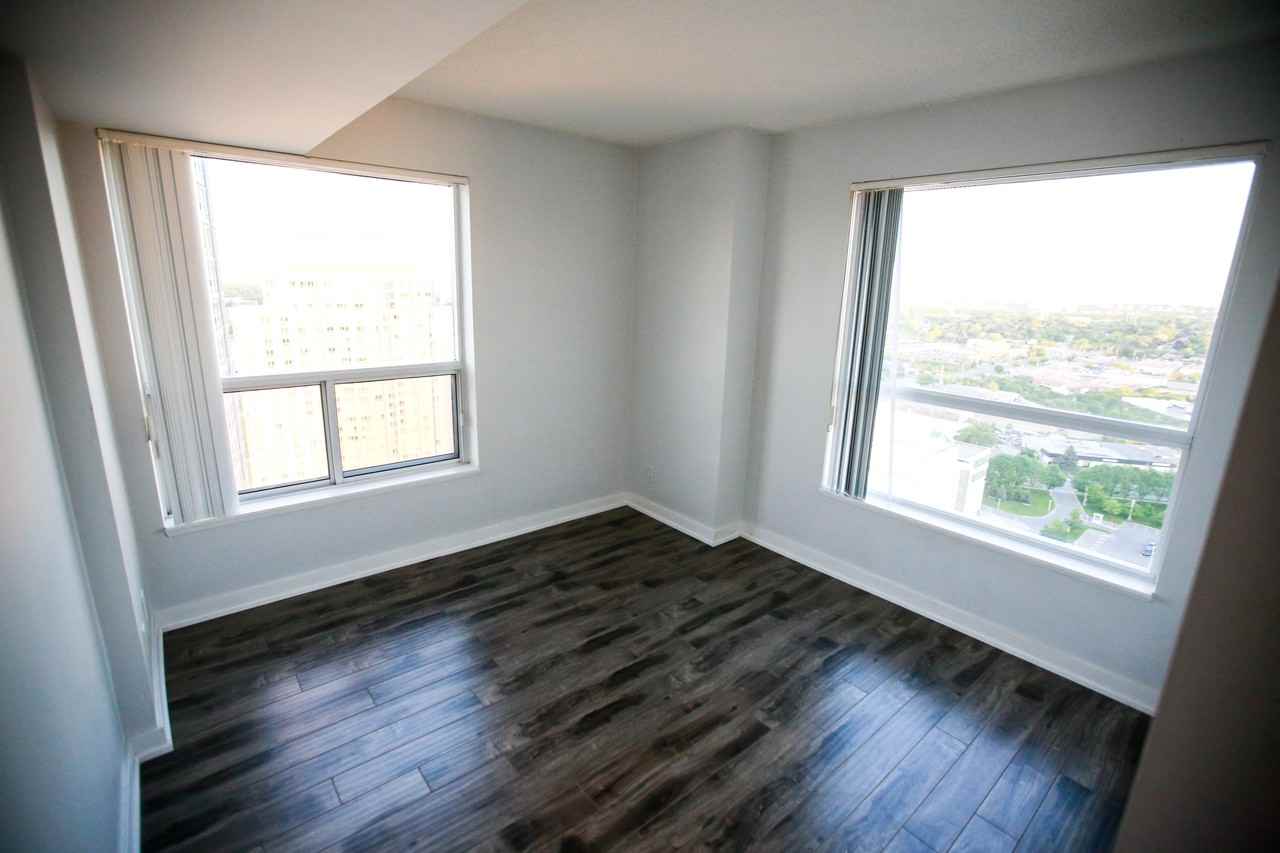36 Lee Centre Drive - Photo 6 of 15