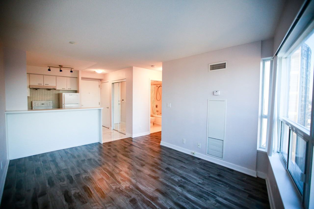36 Lee Centre Drive - Photo 7 of 15
