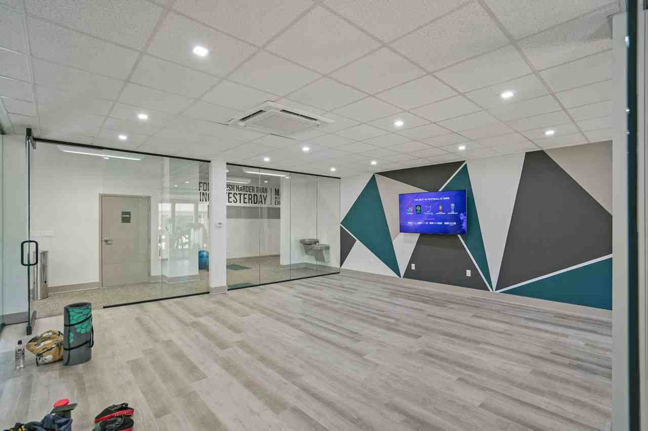 GO-The Avenues - Photo 7 of 19