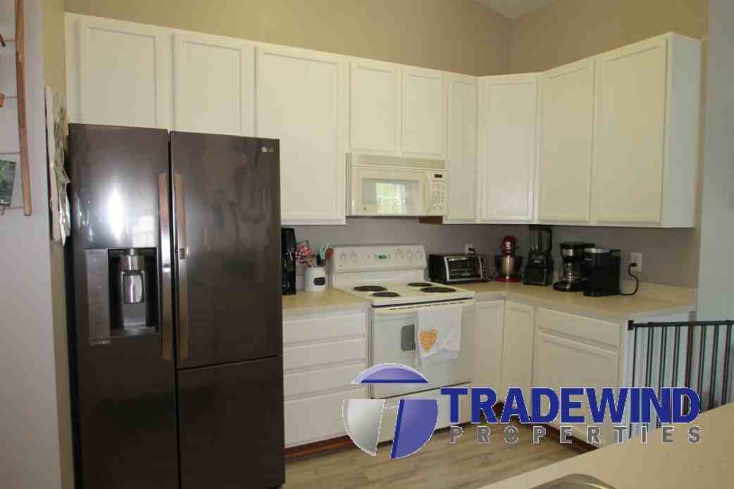 1661 Countryside Drive - Photo 3 of 17
