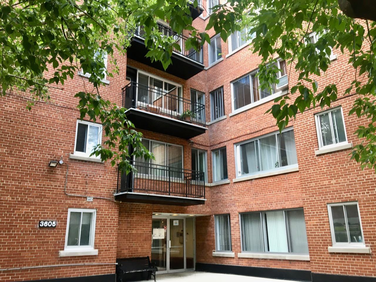 3605 Avenue Ridgewood, Montréal, QC H3V 1B4 1 Bedroom Apartment for