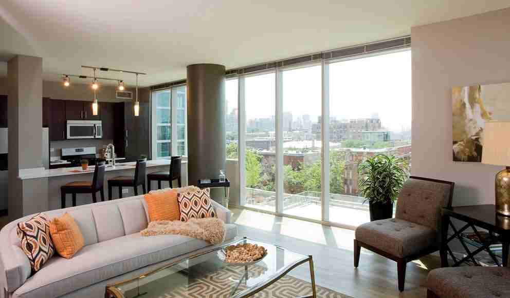 3410 N Lake Shore Dr #800