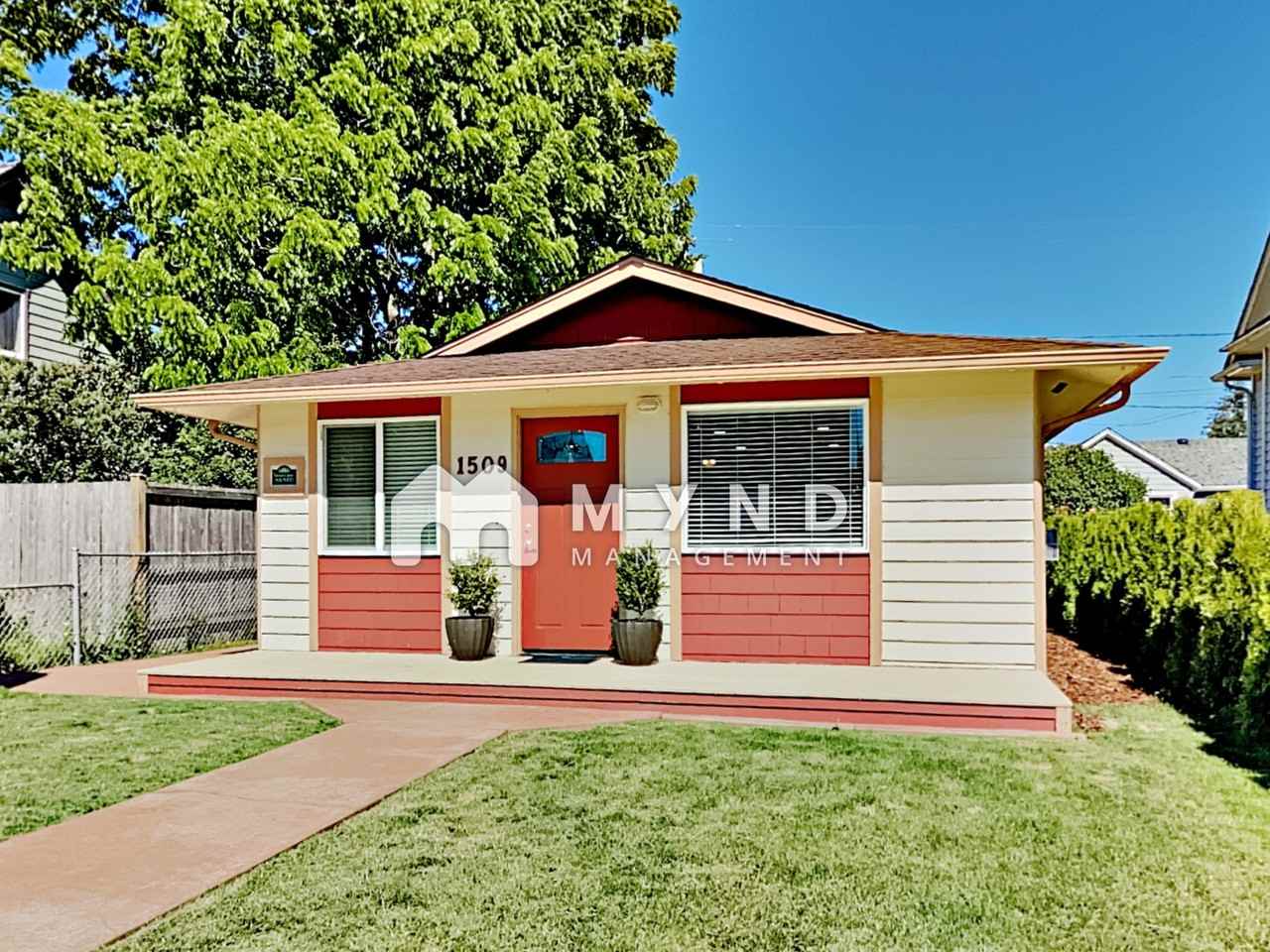 1509 Lombard Ave - Photo 2 of 21