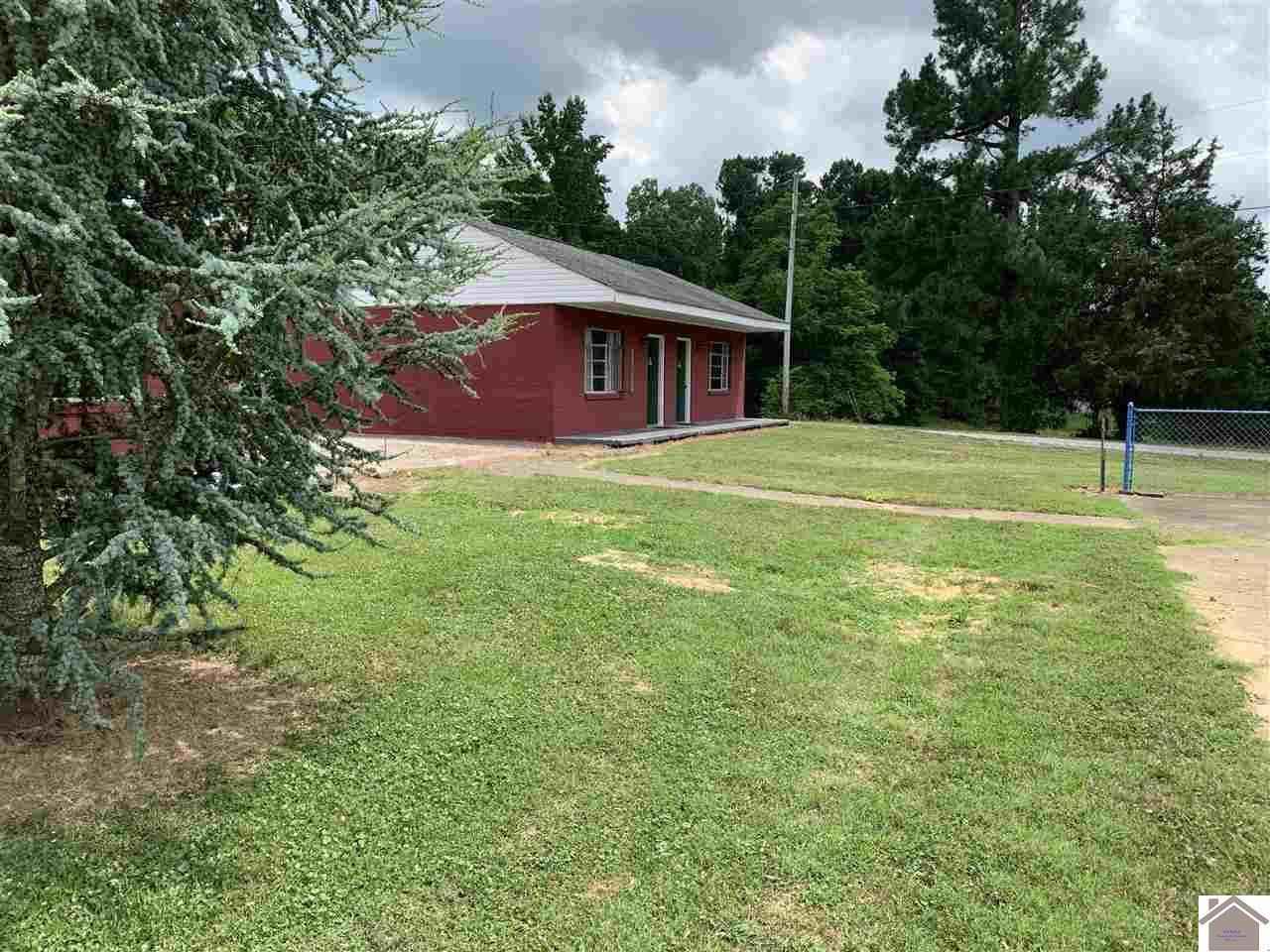 Unit 1,2 and 4 6708 Hwy 641 N, Gilbertsville, KY 42044 Studio for 500