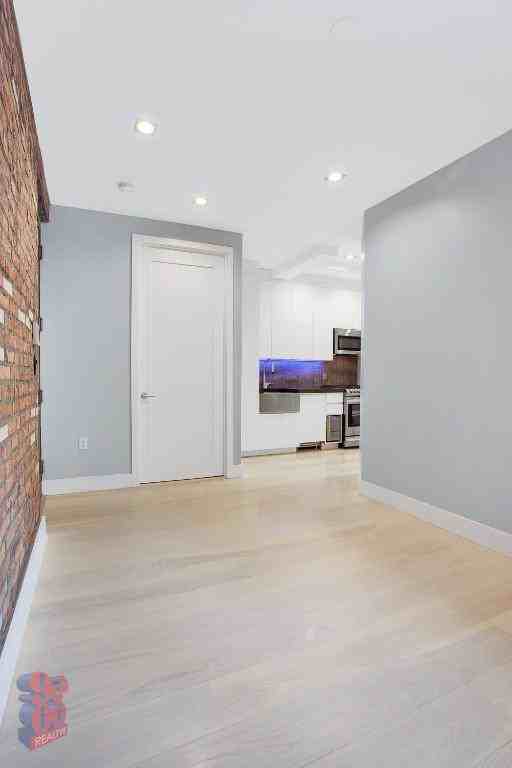 Stanton St #2F - Photo 4 of 8
