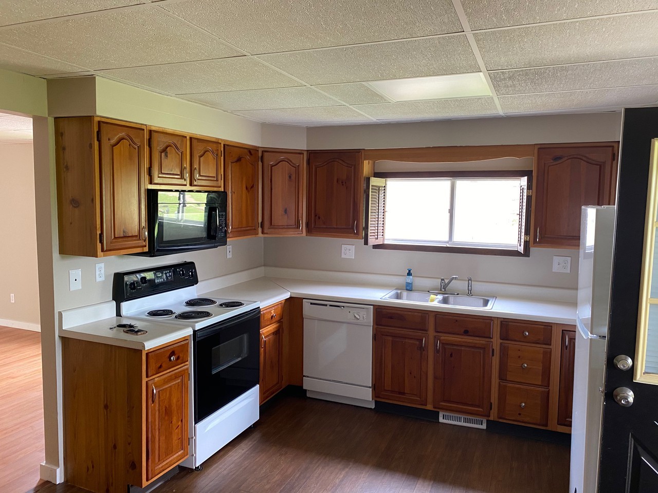 143 Caldwell Ave #1 - Photo 4 of 18