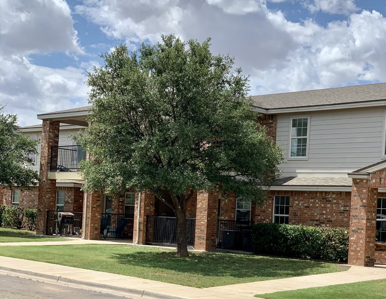 5833 7th St - Photo 2 of 20