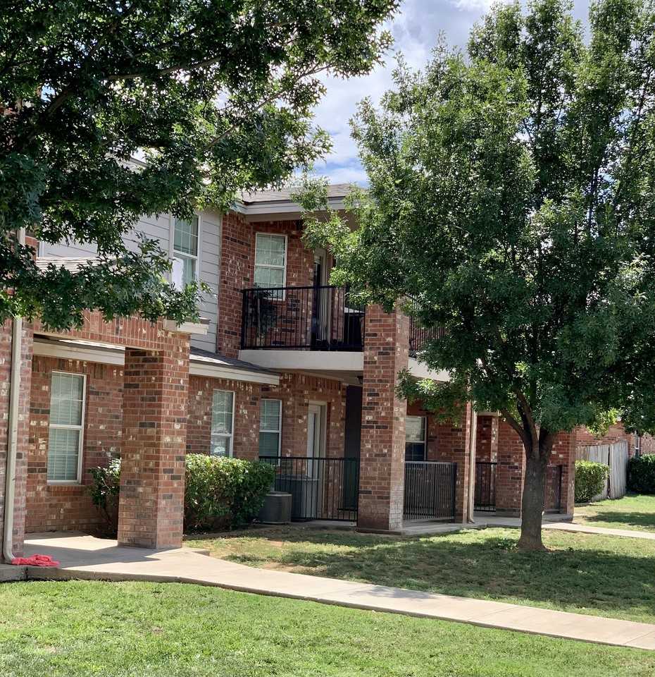 5833 7th St - Photo 3 of 20