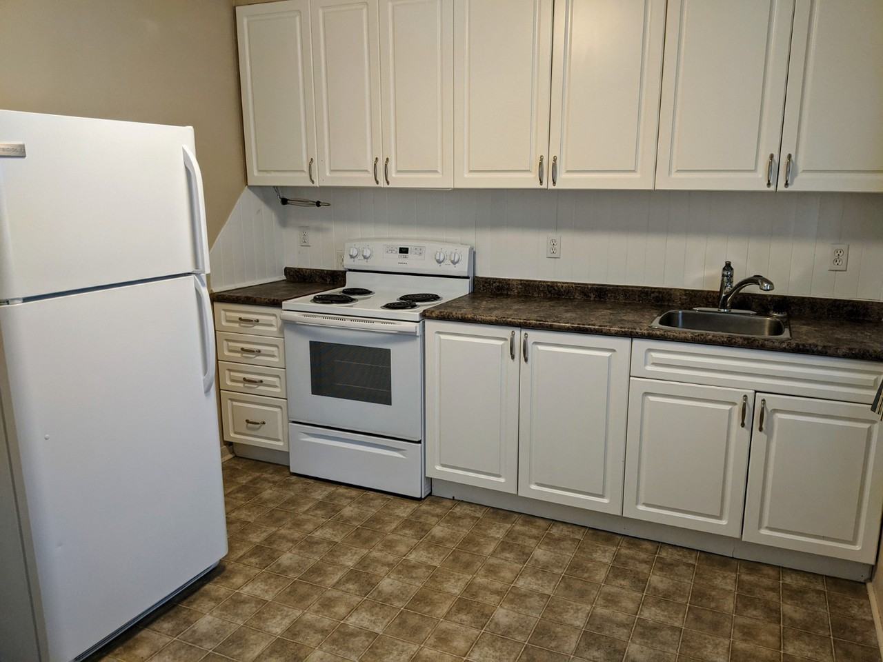 9629 15 St #2 - Photo 2 of 8