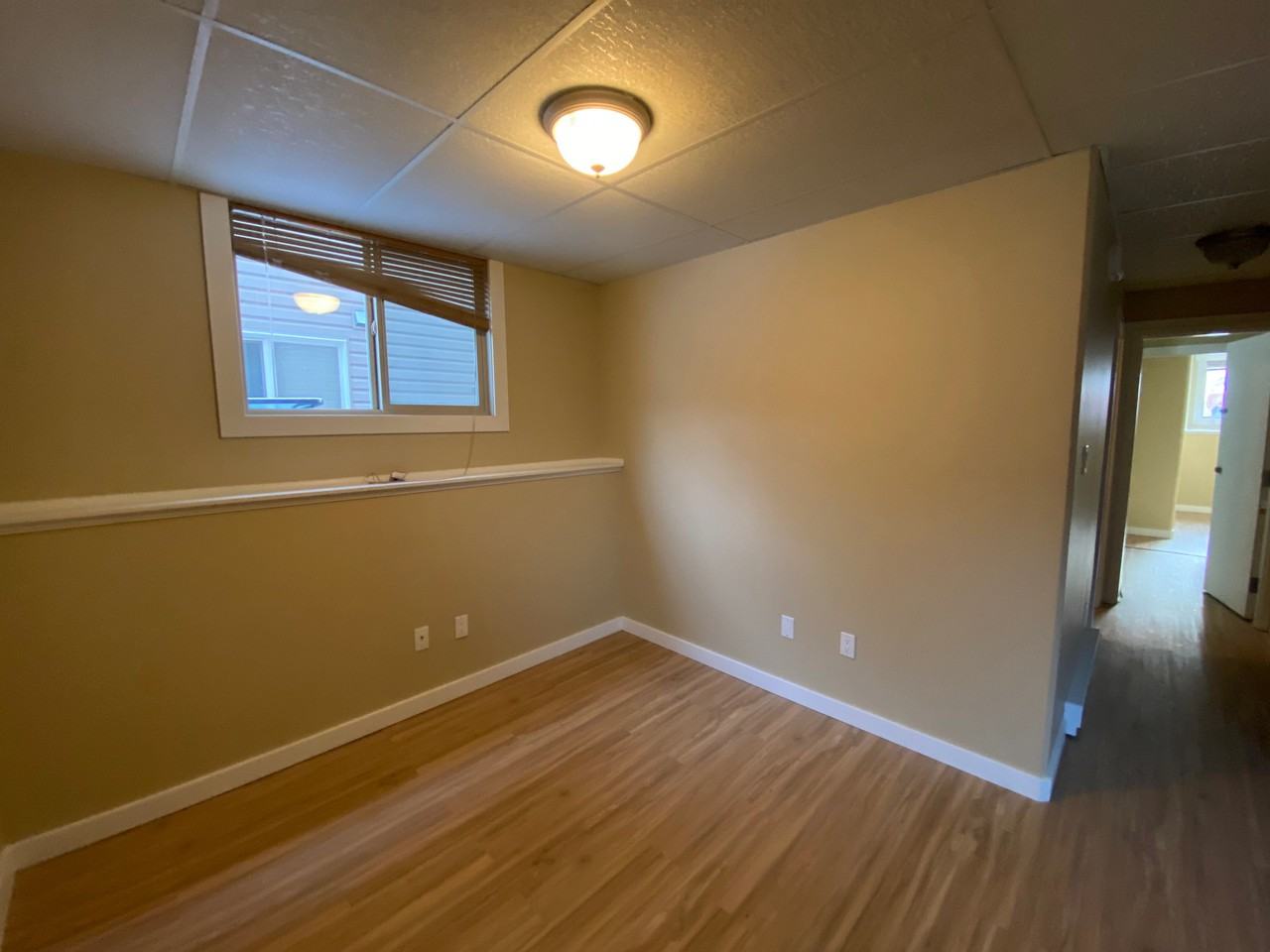 10205 17 St #104LOWER - Photo 3 of 6