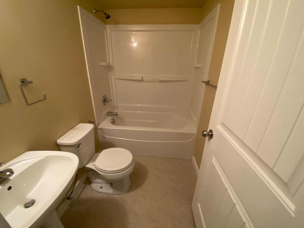 10205 17 St #104LOWER - Photo 5 of 6