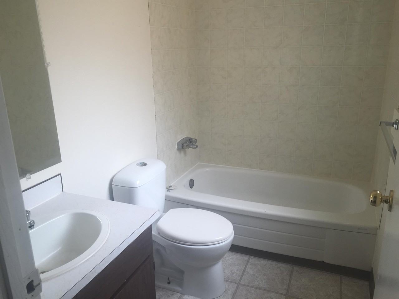 8905 8905 102 Ave. Village St. John #8905 - Photo 4 of 14