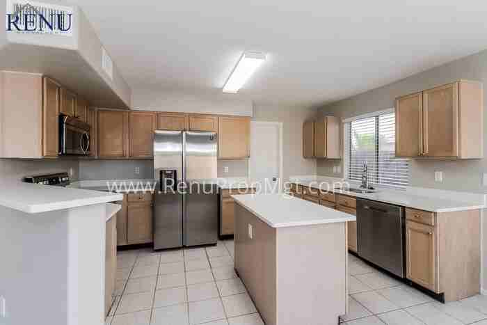 11328 N 89th Dr - Photo 2 of 15