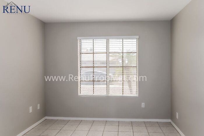 11328 N 89th Dr - Photo 3 of 15