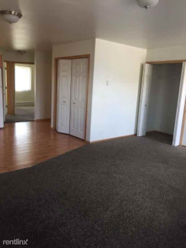 105 E King St - Photo 3 of 10