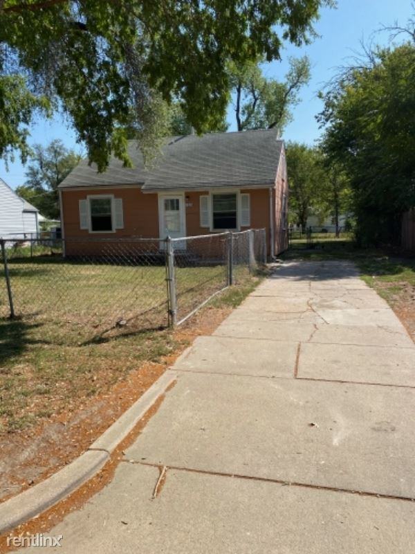 1729 E Looman St - Photo 2 of 9