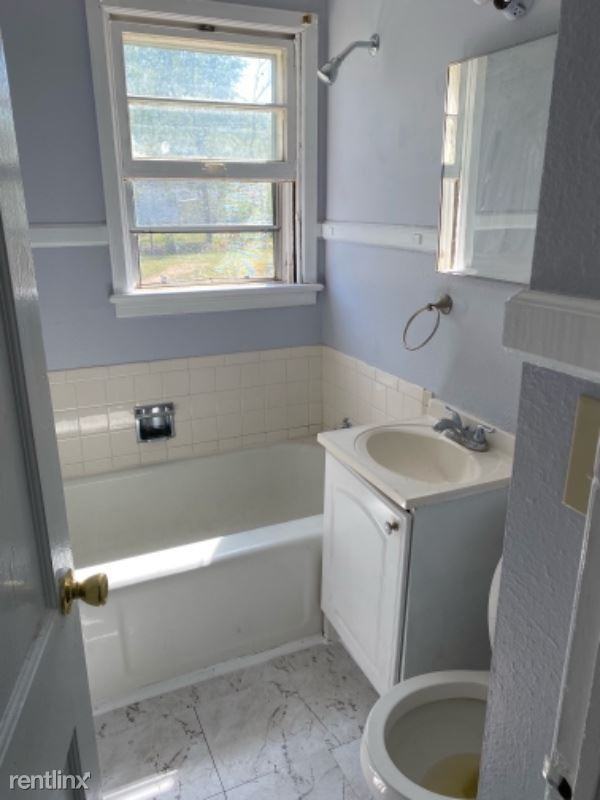 1729 E Looman St - Photo 3 of 9