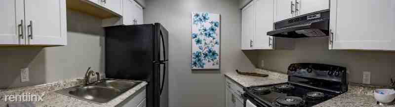 2380 2380 Hamilton Ave 46 - Photo 2 of 13