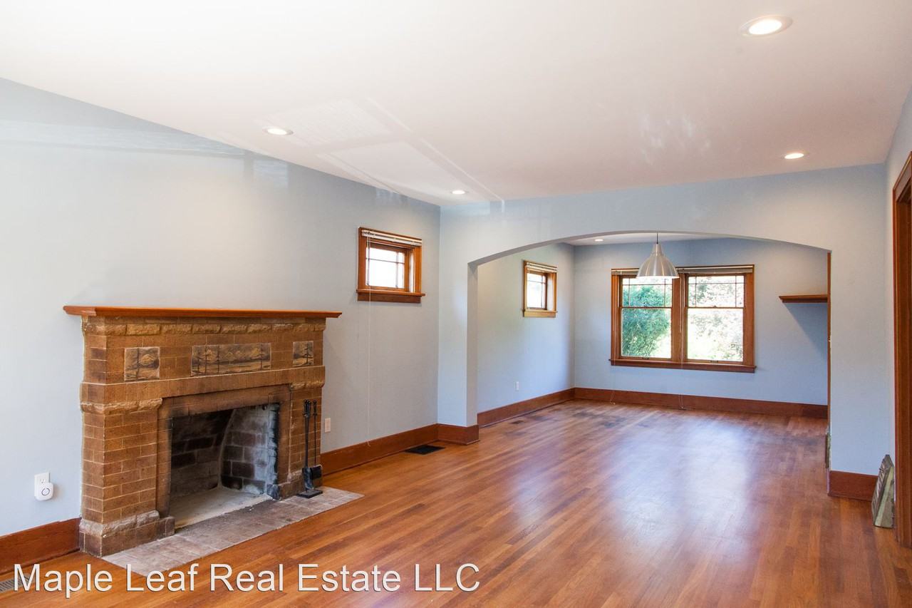 3016 S Bradford St - Photo 2 of 30