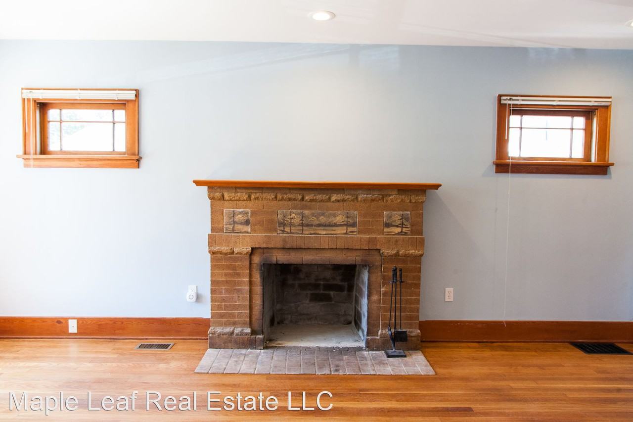 3016 S Bradford St - Photo 3 of 30