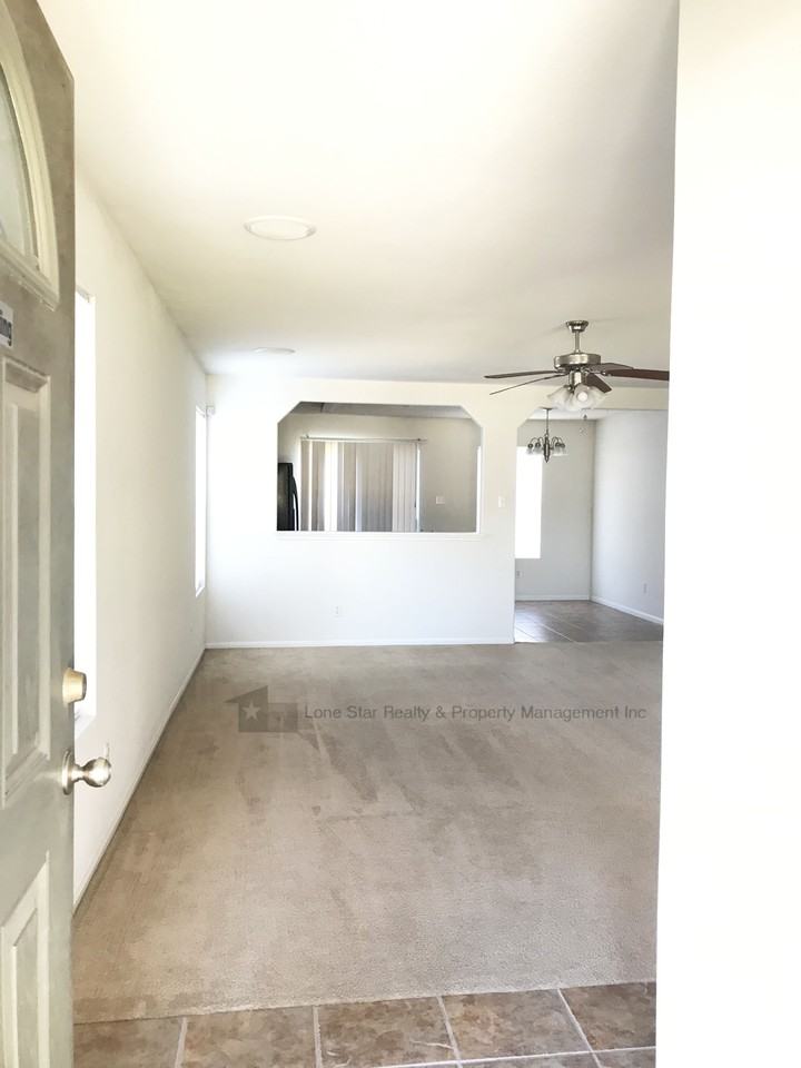 6600 Taree Loop - Photo 3 of 37