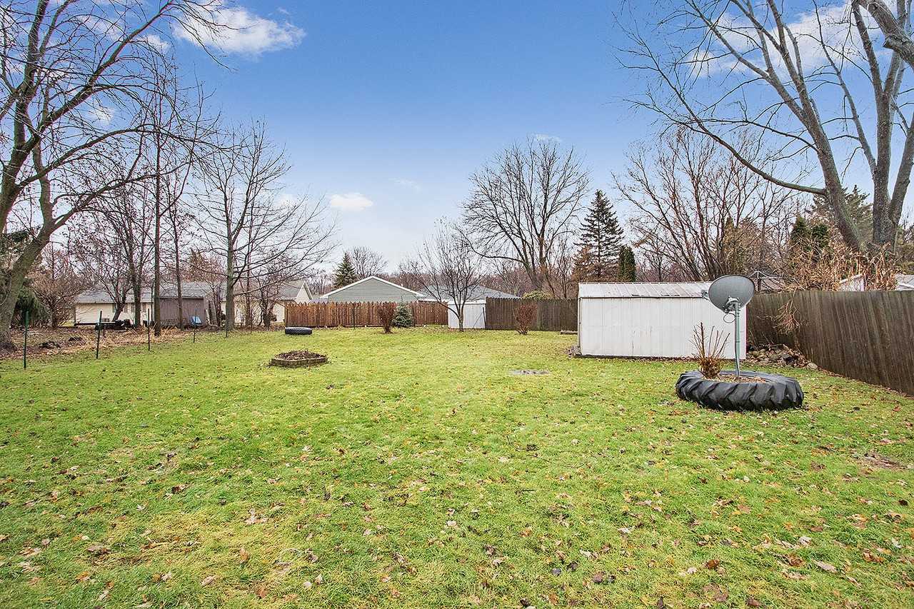 1209 Hillcrest Dr - Photo 2 of 12