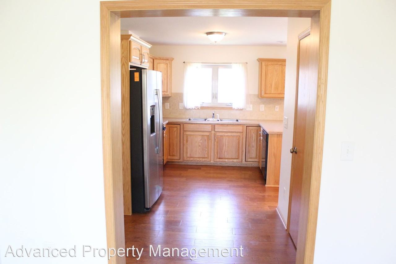 115 Harvard Pl - Photo 3 of 14