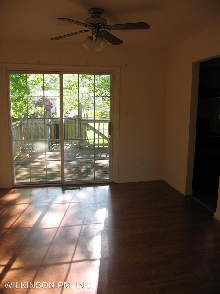 13911 Mapledale Ave - Photo 3 of 8