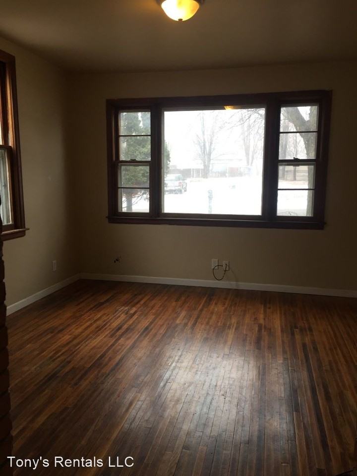 1026 Fulton St - Photo 2 of 12