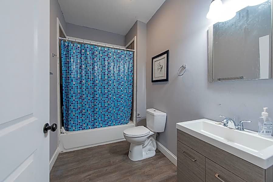 Room for Rent -  a 10 minute walk from Ashby Trans - Photo 2 of 4