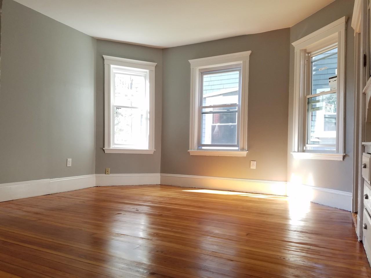 98 Topliff St #1ROOM2 - Photo 4 of 12