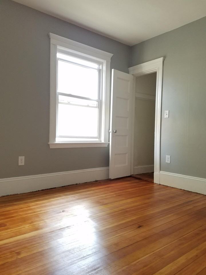 98 Topliff St #1ROOM2 - Photo 6 of 12