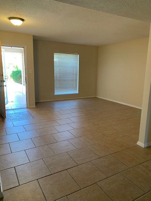 5552 Carousel Dr - Photo 2 of 10